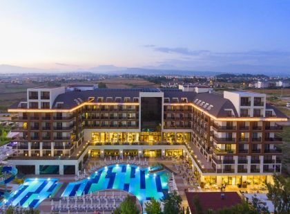 GLAMOUR RESORT & SPA (5 STARS), SIDE