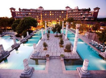 XANADU ISLAND (5 STARS), AKARLAR