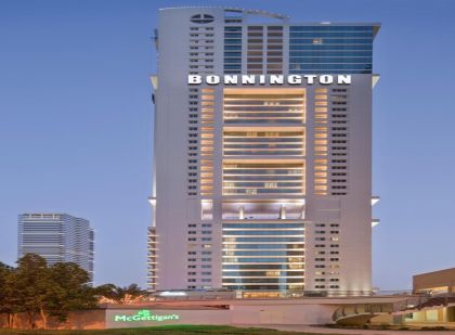 BONNINGTON JUMEIRAH LAKES TOWERS DUBAI (5 STARS), JUMEIRAH