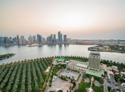 HOTEL HOLIDAY INTERNATIONAL SHARJAH (4 STARS), SHARJAH