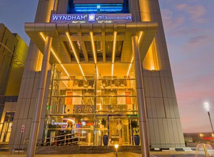 WYNDHAM DUBAI MARINA (4 STARS), MARINA
