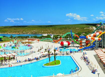 AQUASIS DELUXE RESORT & SPA 