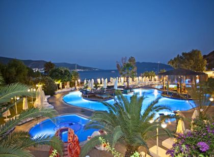 SALMAKIS BEACH RESORT