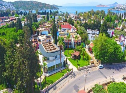 BITEZ GARDEN LIFE (3 PLUS STARS), BITEZ